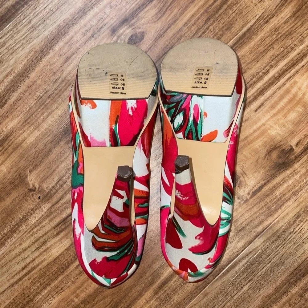 Just Fabulous Womens 9 heels Peep-Toe Stiletto Floral white pink red green 5.5”